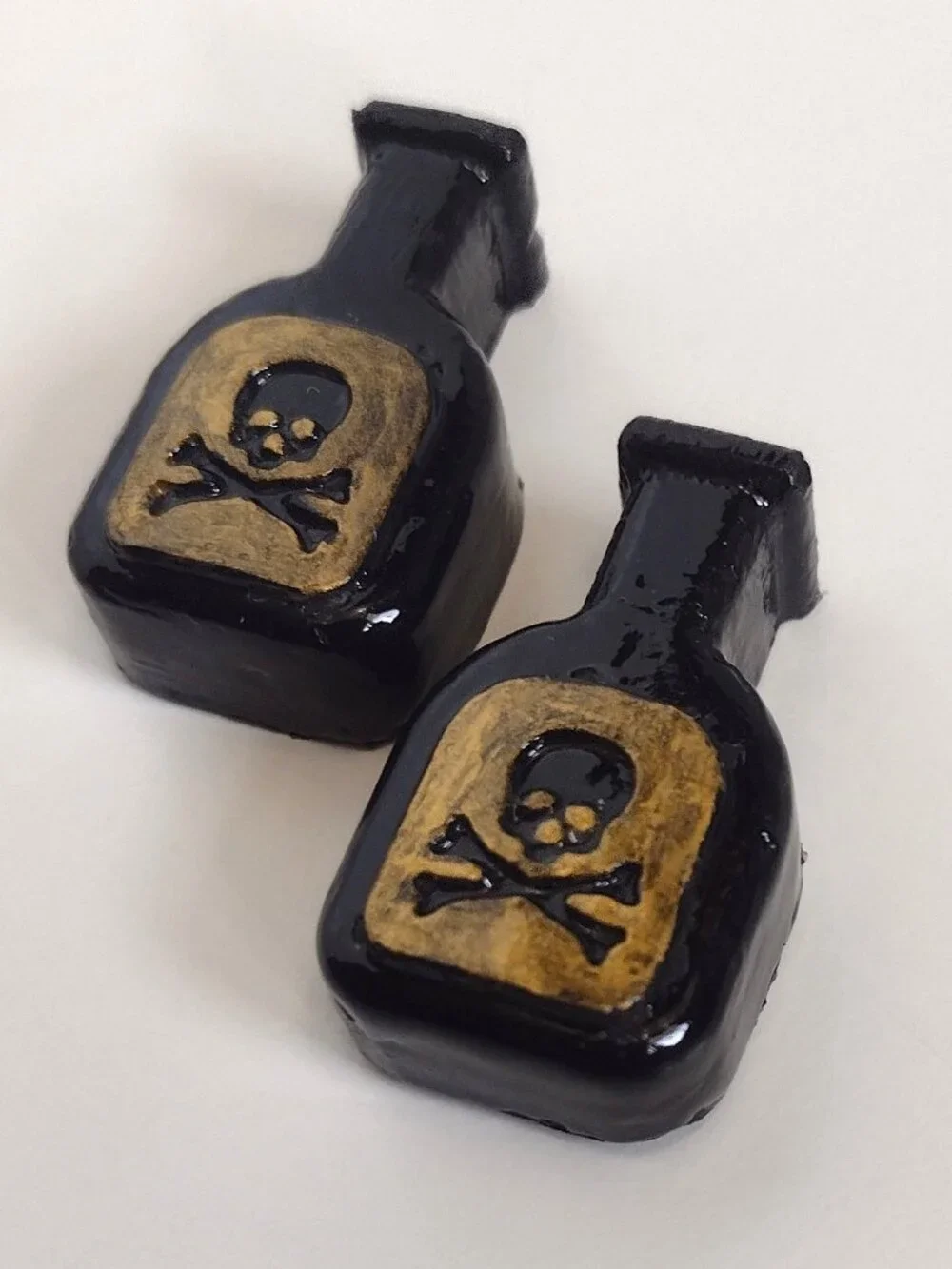 2 Black & Gold Gothic Halloween Apothecary Bottles, Skull & Crossbones Flat-back